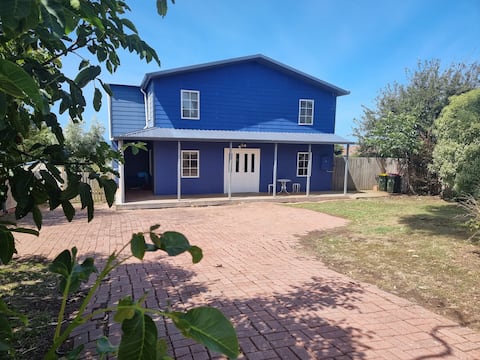 Blue Waters Swansea Accomodation