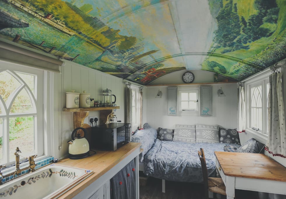 The Chapel Shepherd's Hut Sleeps 2, Double Bed