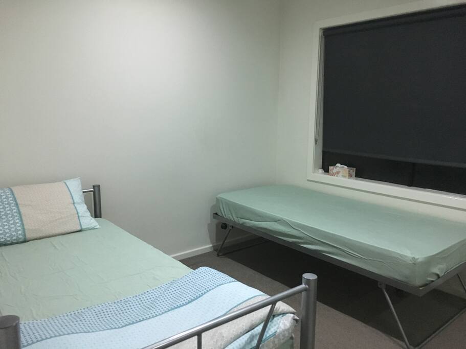Single bed can convert into 2 single bed
