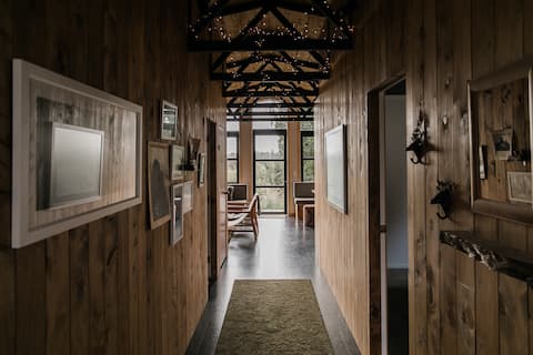 Redrock Hut - A magical place to unwind