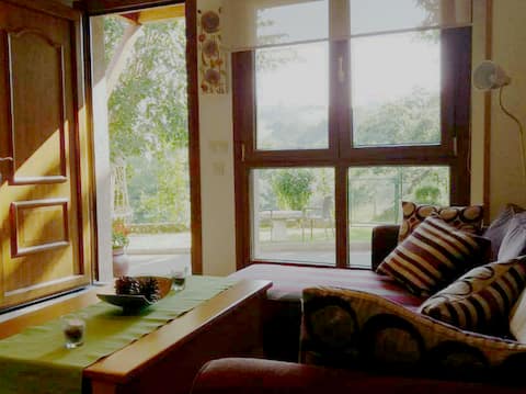 Airbnb con mejor rendimiento: Apartment with garden and fireplace with free firewood. en Parres