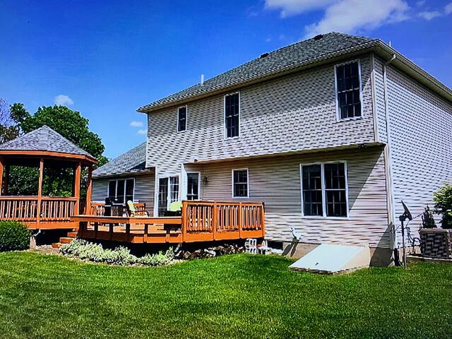 Exquisite 2-story home