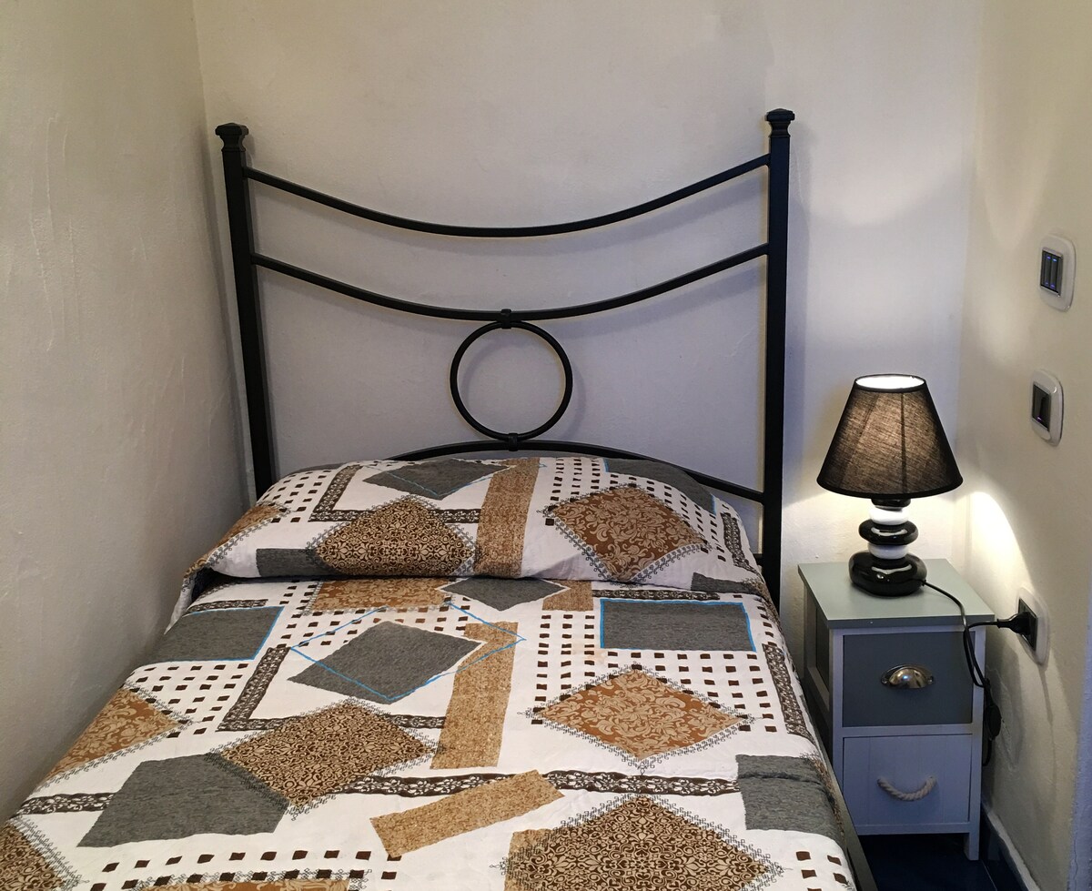 Habitación 3, la primera cama