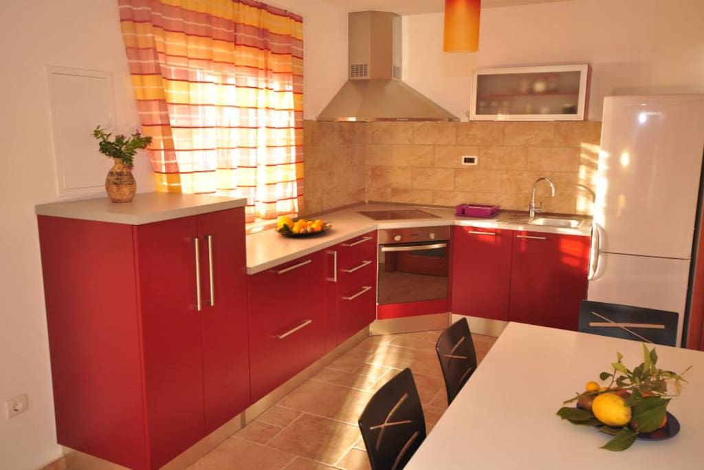 The Red apartment (duplex - 90m2) - Kitchen