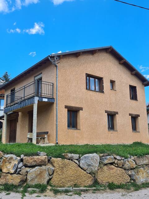 Warm house close to ski resorts