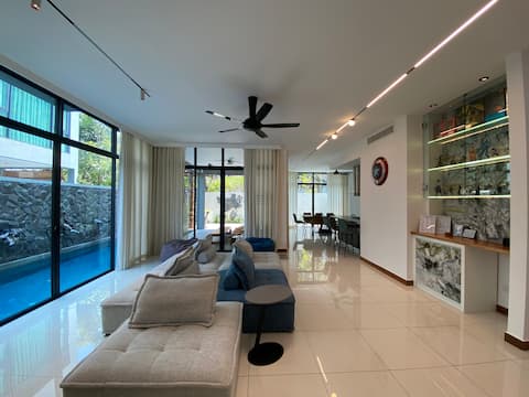Ikiru Saltwater Pool Villa,3Ensuite, 5min to Beach