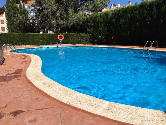 Apartment with pool near old town Jaca
