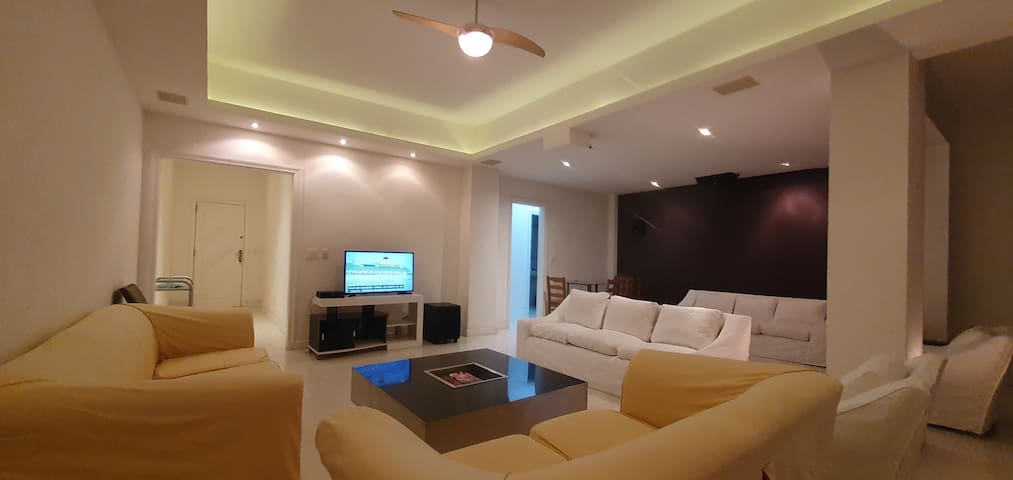 Apartamento inteiro, na praia de Copacabana !!