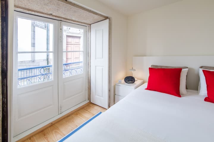 CLÉRIGOS RED (Double Studio)