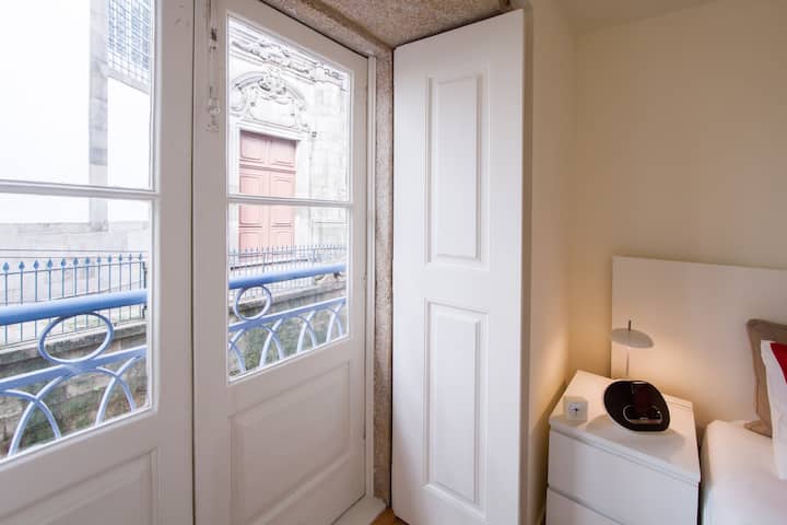 CLÉRIGOS RED (Double Studio)