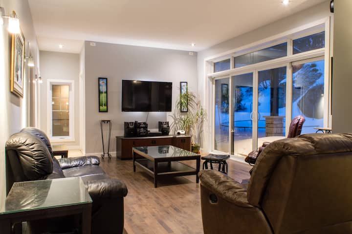 Beautiful Luxury House ∣ Inside Pool ∣ 14 Pers - Québec City
