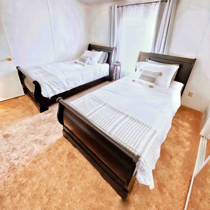 Chumba cha pili cha Wageni kilicho na vitanda viwili