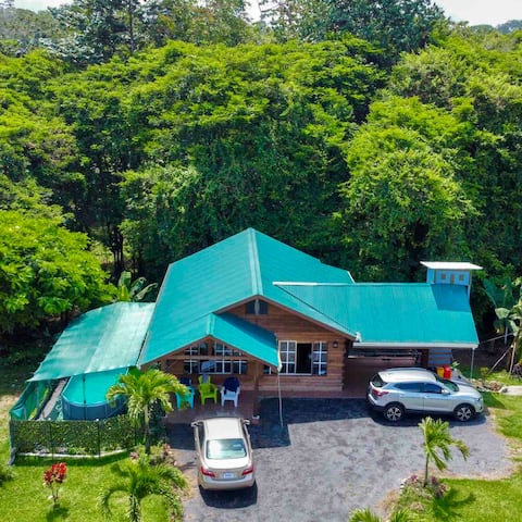Cabaña Río Blanco: Cabin with private river access