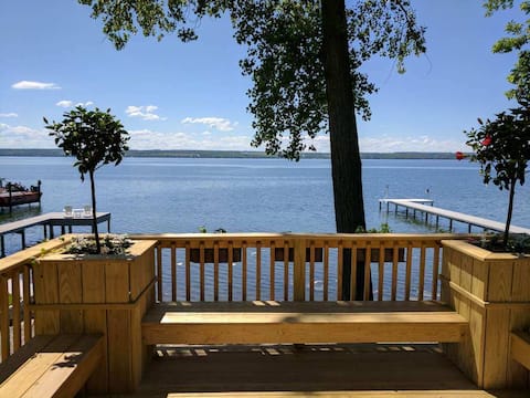 Magnolia  Lakeside Cottage