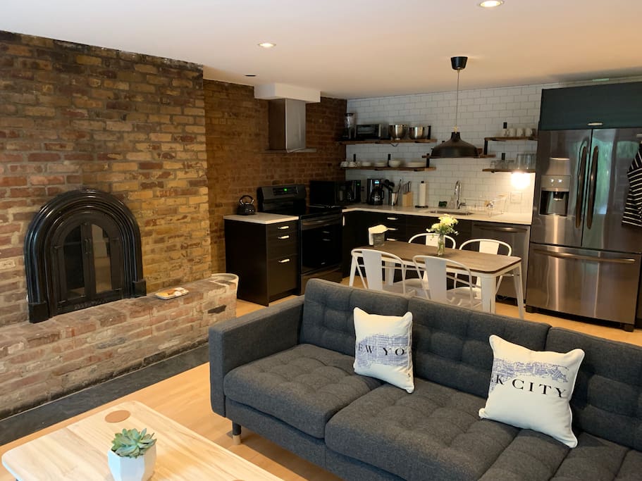 Private Garden Floor - 2bed/2bath/patio