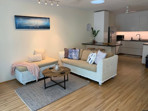 Top performing Airbnb: Nightcliff Nook. A place to relax. in City Of Darwin