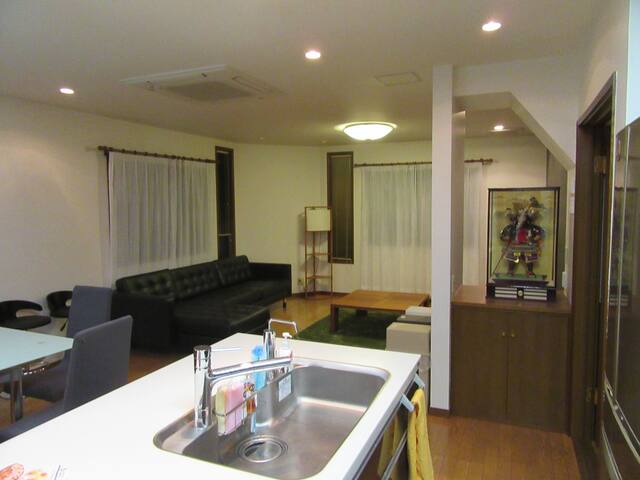 9 min to Shibuya 5BR 152sqm 2 car (P) Free Bikes gallery image 3