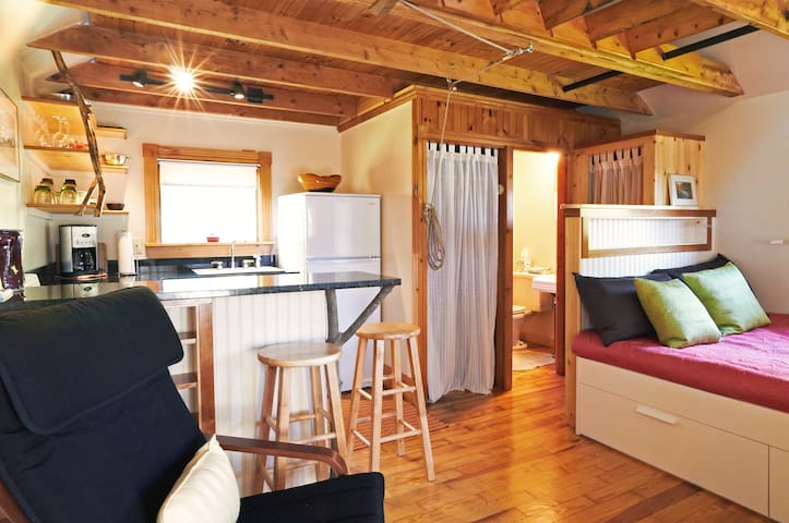 Cozy Village Cottage Cabins For Rent In Camden Maine United States