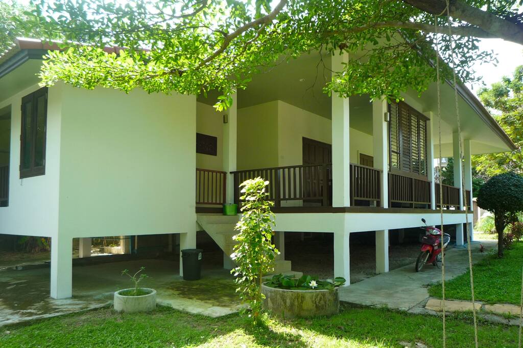 Exterior View Hibiscus