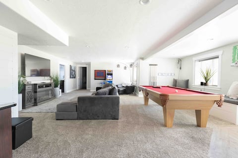 Lehi home just off the slopes w/ Swim Spa