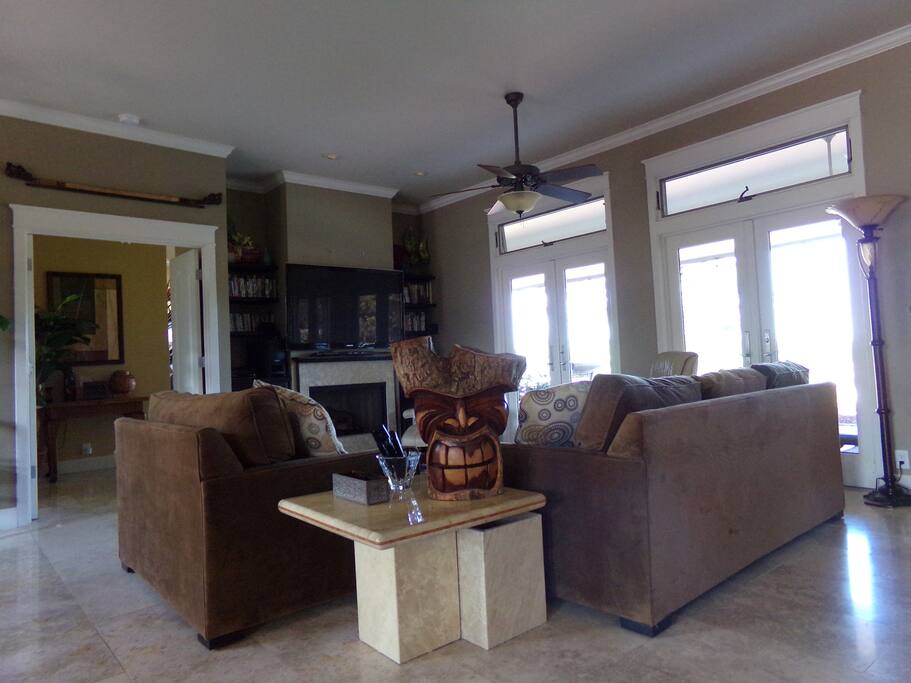 Living Room/ Common Area