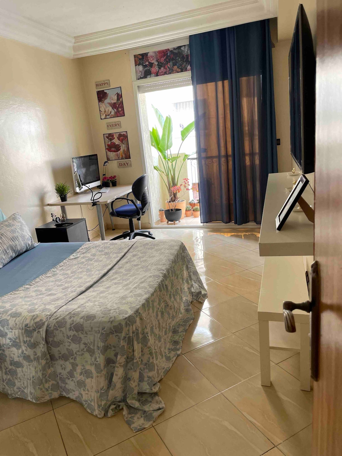 Apartment in Casablanca  1 bedroom  1 bed  15 bathrooms - image 4