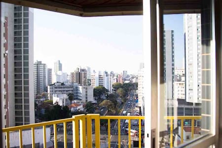 Lindo apartamento com bela vista central