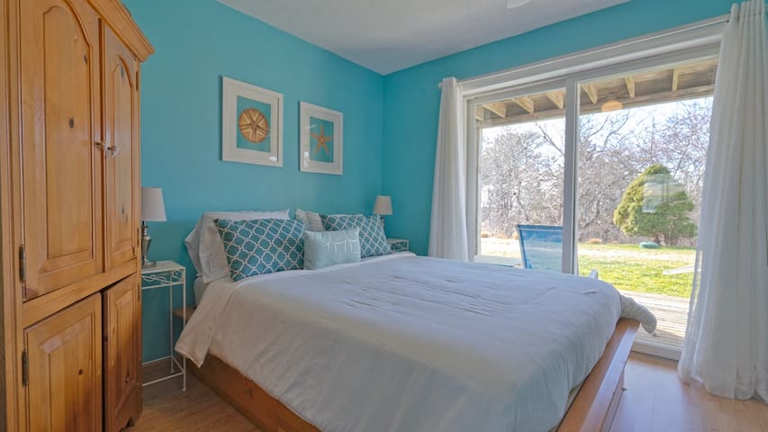 Beachfront One Bedroom Apartment in Amagansett!