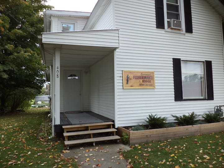 Madison Street  Fisherman's  Lodge