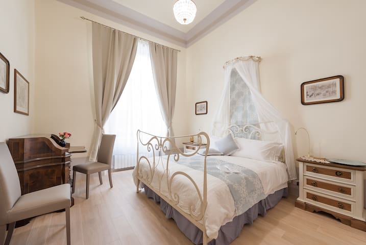 Supercomfort: 3+1 bdrms 4baths Duomo 0,14mi =230 m gallery image 2