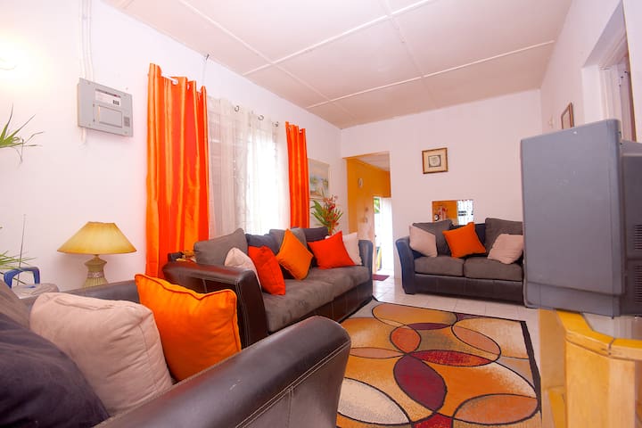 Palm Cottage Two Bedroom 1 Bath Cottages For Rent In Port