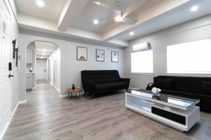 Beautiful And Spacious Seaside Home - Waianae, HI