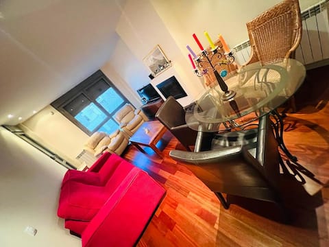 Airbnb con mejor rendimiento: A charming apartment in Las Margas Golf en Sabiñánigo