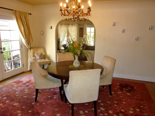 Paradise in “Melrose Village” gallery image 5