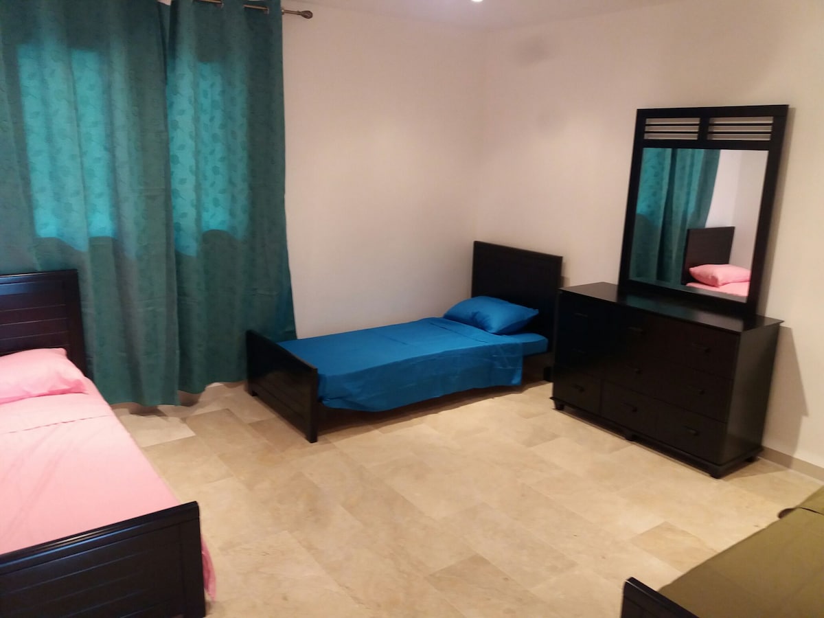 卧室有3张床1米90