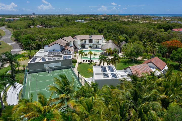 Soaring Circular Sports Villa In Punta Cana - Punta Cana