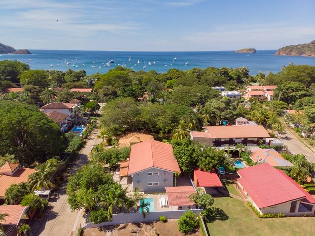 ★ Flat 4 - Modern 2 BR 2 Bath - 300m from beach ★