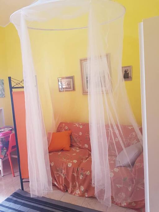 Divano letto matrimoniale con materasso ortopedico