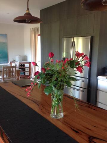 Country House with gardens,paddocks and dam. gallery image 4