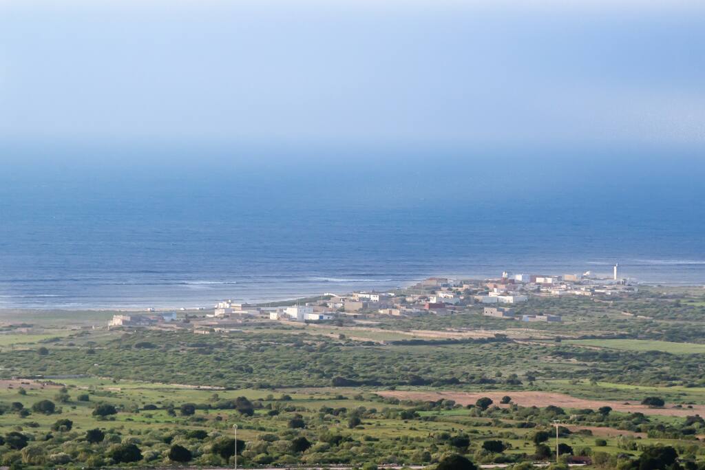 Moulay Bouzerktoun vu depuis la route d'arrivée