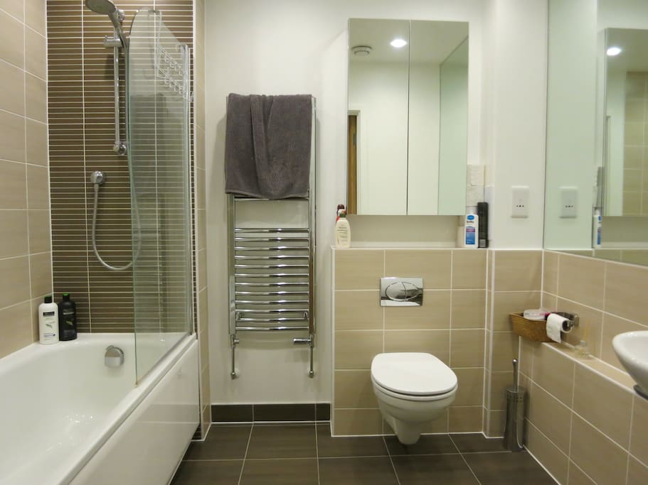 Main bathroom