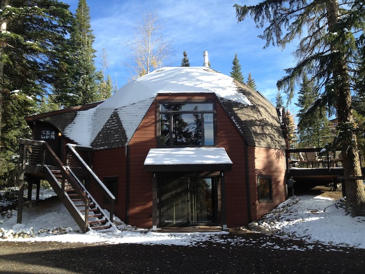 Stay in a Geodesic Dome! Fabulous getaway Dome houses for Rent in