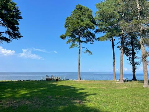 Million dollar view on the Chesapeake Bay w/dock!