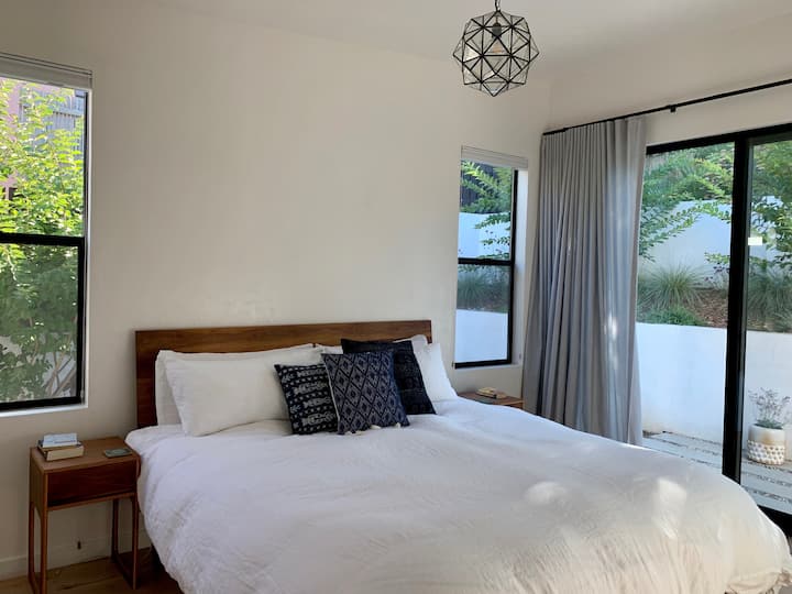 Primarna spavaća soba s bračnim krevetom (širine 180