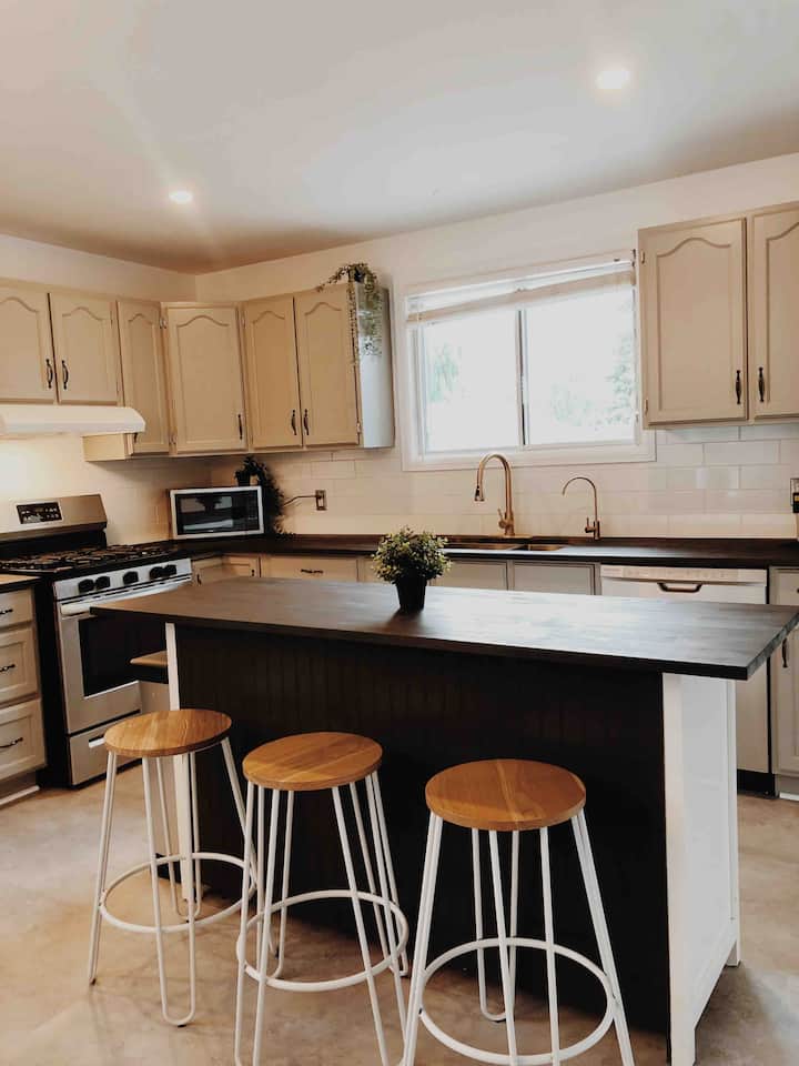 5 Best Airbnbs With Hot Tub In NiagaraontheLake, Canada Updated