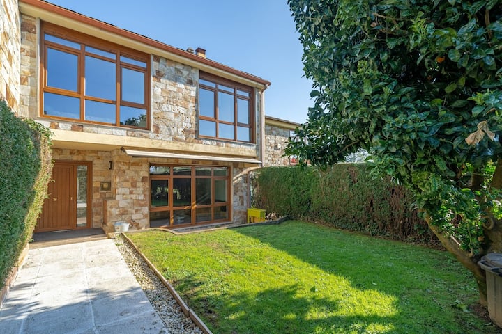 Moderna Casa De Vacaciones En A Coruna Con Piscina Casas En Alquiler En Culleredo A Coruna Espana