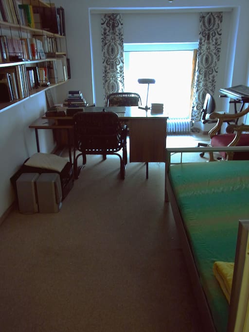 Euer/Dein Zimmer. Your Room.