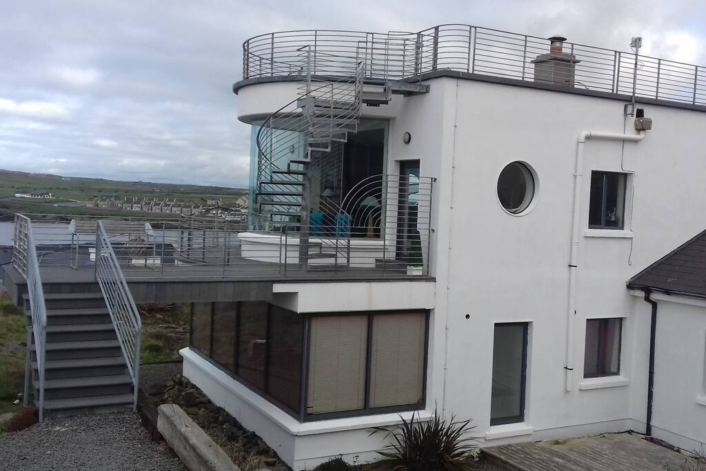 Main balcony entrance