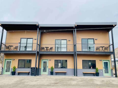 Cozy Wolf Lodge — Unit 1