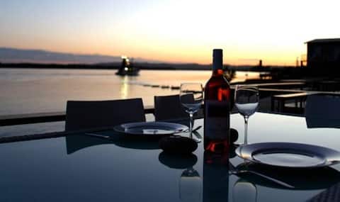 Absolute Riverfront - Villa Riviera